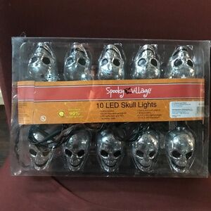 Spooky Village 10 LED Skull Lights New with tag